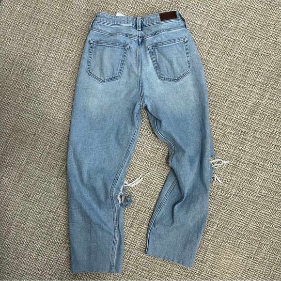Hollister Co. Hi-Rise Crop Distressed Jeans - Picture 2 of 7